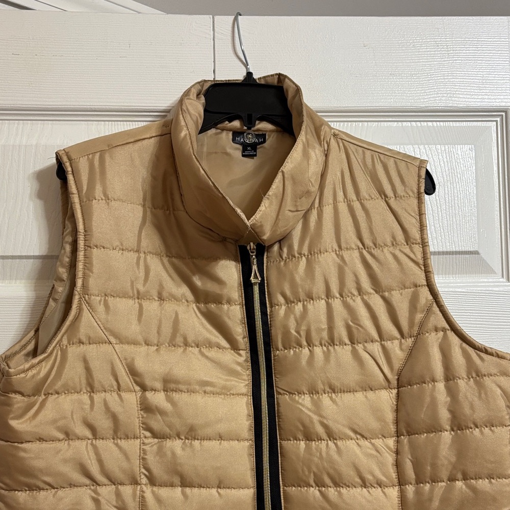 Hannah Beige Quilted Vest - Picture 5 of 12